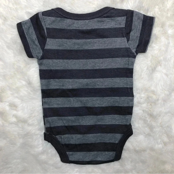 Gerber Onesie Diaper Shirt Black & Grey Striped Size Newborn - Picture 12 of 16